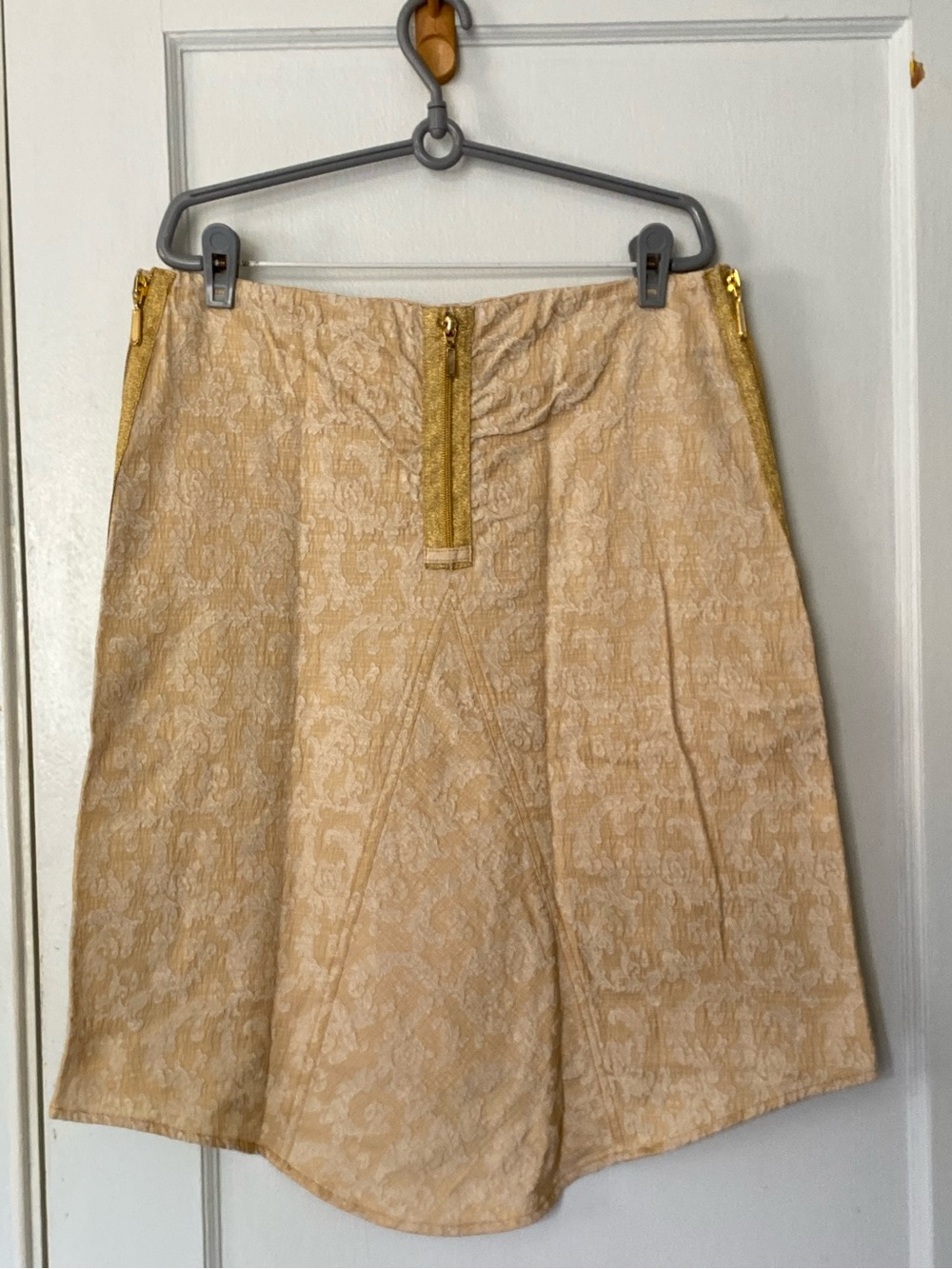 Misaki Italian La Rinascente gold zippers skirt Sz M